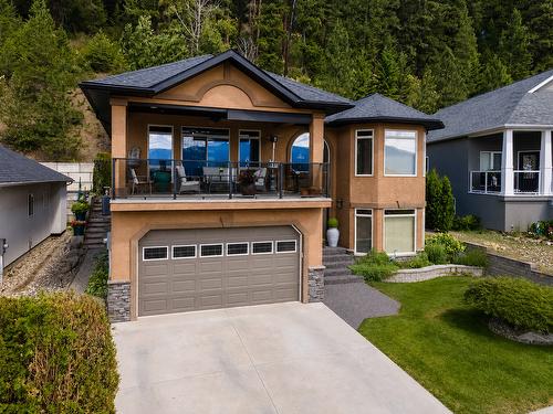 18-420 20Th Avenue, Creston, BC - Outdoor With Facade