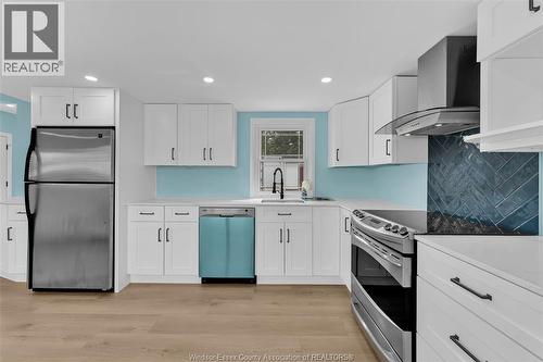 77 Julie Lane, Lakeshore, ON - Indoor Photo Showing Kitchen