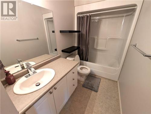 2472 Bancroft Drive, Sudbury, ON - Indoor Photo Showing Bathroom