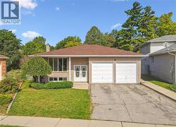 42 AZORES Crescent Cambridge, ON N1R 7Z4