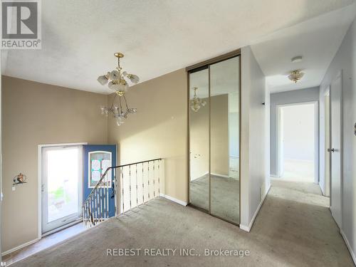 98 Cobblehill Road, Halton Hills, ON - Indoor Photo Showing Other Room