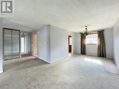 98 Cobblehill Road, Halton Hills, ON - Indoor Photo Showing Other Room