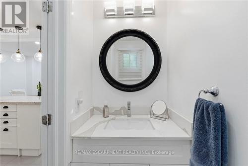 16 - 1420 Garth Street, Hamilton, ON - Indoor Photo Showing Bathroom