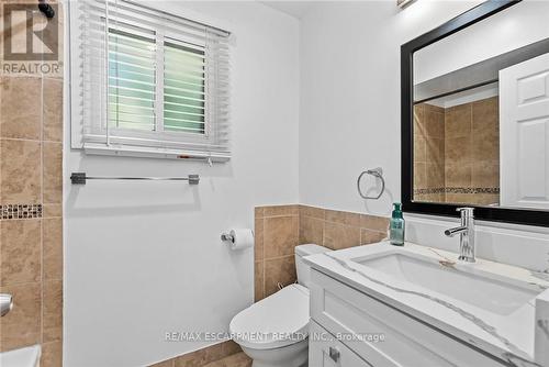 16 - 1420 Garth Street, Hamilton, ON - Indoor Photo Showing Bathroom
