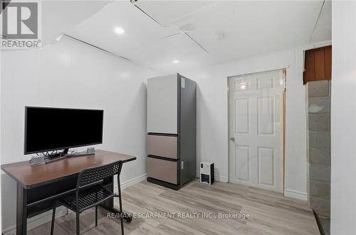 16 - 1420 Garth Street, Hamilton, ON - Indoor
