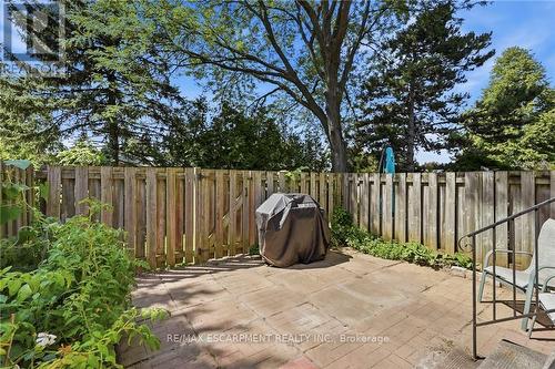 16 - 1420 Garth Street, Hamilton, ON - Outdoor