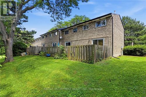 16 - 1420 Garth Street, Hamilton, ON - Outdoor
