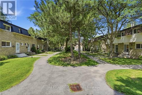 16 - 1420 Garth Street, Hamilton, ON - Outdoor