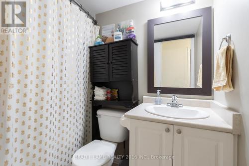 Th# 137 - 25 Turntable Crescent, Toronto, ON - Indoor Photo Showing Bathroom