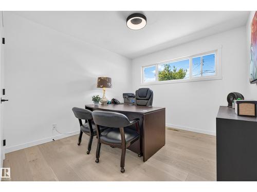 6011 93A Av Nw, Edmonton, AB - Indoor