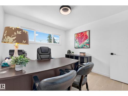 6011 93A Av Nw, Edmonton, AB - Indoor