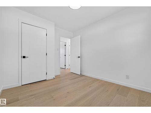6011 93A Av Nw, Edmonton, AB - Indoor Photo Showing Other Room