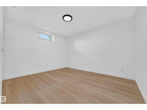 6011 93A Av Nw, Edmonton, AB - Indoor Photo Showing Other Room