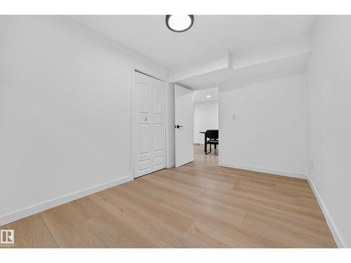 6011 93A Av Nw, Edmonton, AB - Indoor Photo Showing Other Room