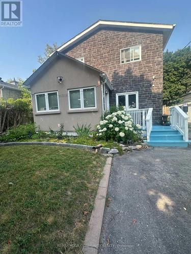57 FERNHILL BOULEVARD  Oshawa, ON L1J 5J1