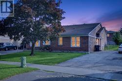 16 STANBRIDGE COURT Toronto, ON M1B 2S5