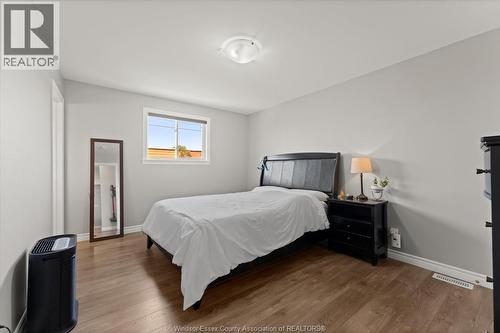 3185 Viola Crescent, Windsor, ON - Indoor Photo Showing Bedroom