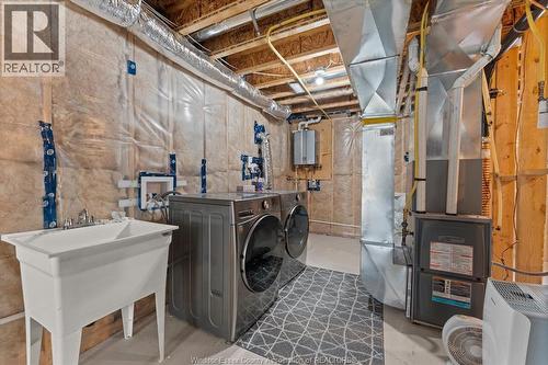 3185 Viola Crescent, Windsor, ON - Indoor Photo Showing Laundry Room