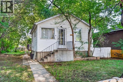 209 V Avenue S, Saskatoon, SK - Outdoor