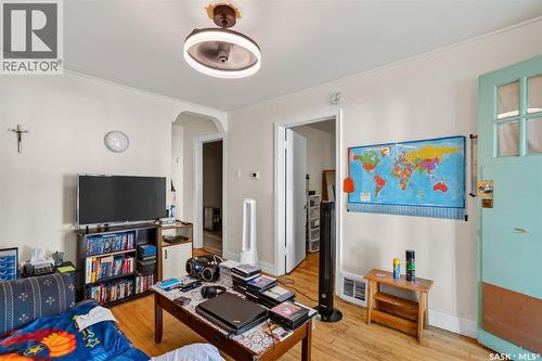 209 V Avenue S, Saskatoon, SK - Indoor