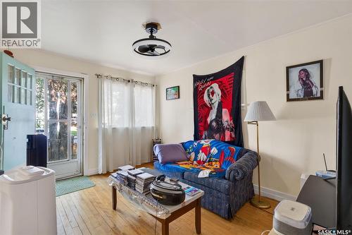 209 V Avenue S, Saskatoon, SK - Indoor