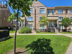 5 - 3175 BOXFORD CRESCENT  Mississauga, ON L5M 0X1