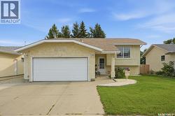 239 Manning CRESCENT  Saskatoon, SK S7L 6J3