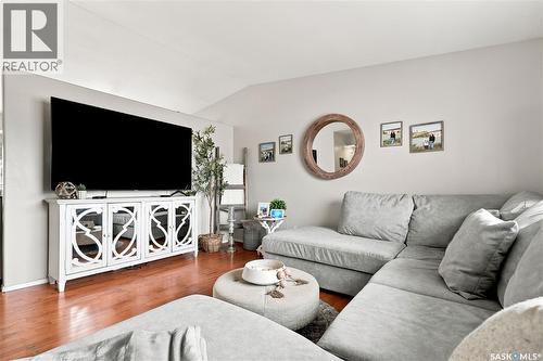 239 Manning Crescent, Saskatoon, SK - Indoor Photo Showing Living Room