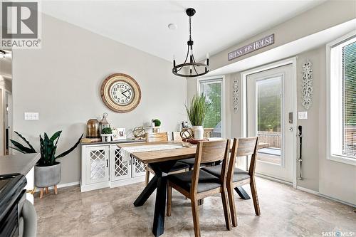 239 Manning Crescent, Saskatoon, SK - Indoor Photo Showing Dining Room