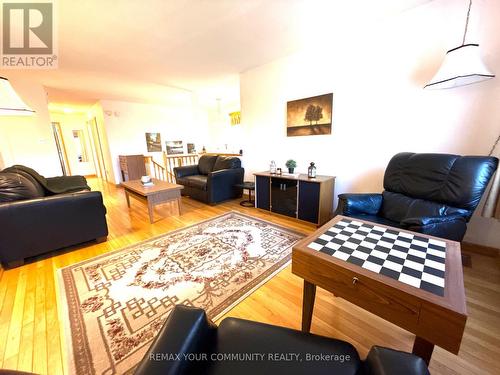 21 Wright Crescent, Ajax, ON 