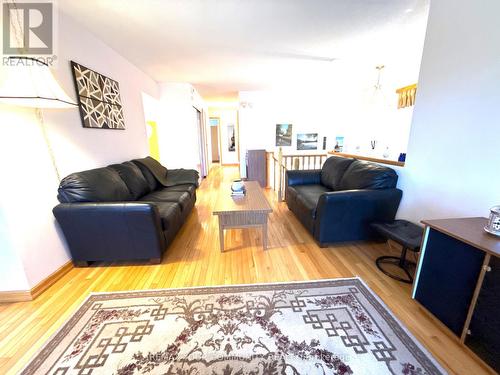 21 Wright Crescent, Ajax, ON 