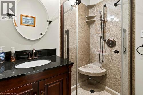 3 piece updated bathroom - 44 Colquhoun Crescent, Hamilton, ON - Indoor Photo Showing Bathroom