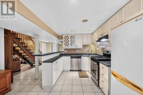 79 Westhampton Drive, Vaughan, ON - Indoor Photo Showing Kitchen