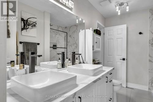 92 Sandringham Drive, Barrie, ON - Indoor Photo Showing Bathroom