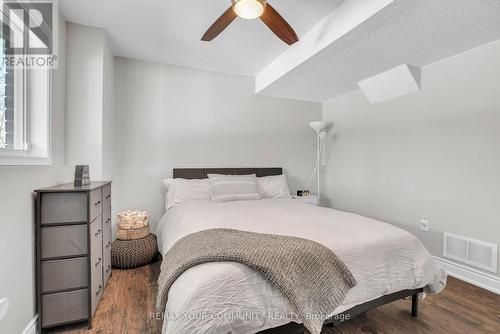 92 Sandringham Drive, Barrie, ON - Indoor Photo Showing Bedroom