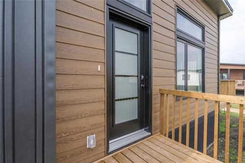 130 Prairie Oak Drive, Mitchell, MB - Outdoor With Exterior