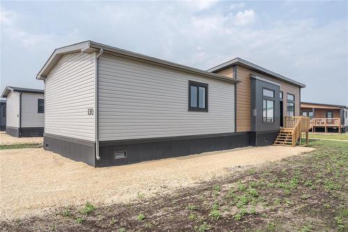 130 Prairie Oak Drive, Mitchell, MB - Outdoor
