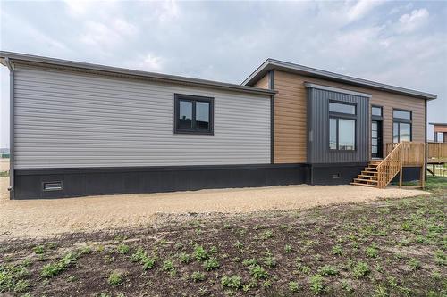 130 Prairie Oak Drive, Mitchell, MB - Outdoor