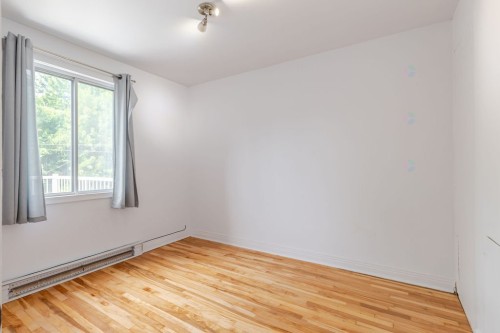 Bedroom - 2122 Rue St-Donat, Montréal (Mercier/Hochelaga-Maisonneuve), QC - Indoor Photo Showing Other Room