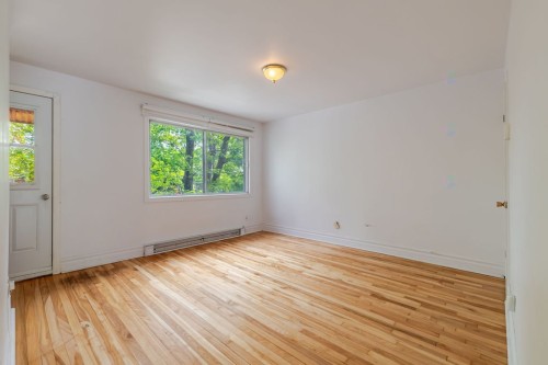 Living Room - 2122 Rue St-Donat, Montréal (Mercier/Hochelaga-Maisonneuve), QC - Indoor Photo Showing Other Room