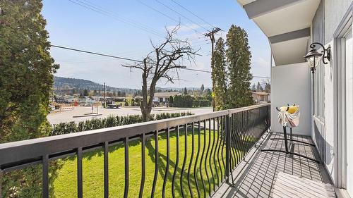 600 - 602 Rutland Road, Kelowna, BC - Outdoor