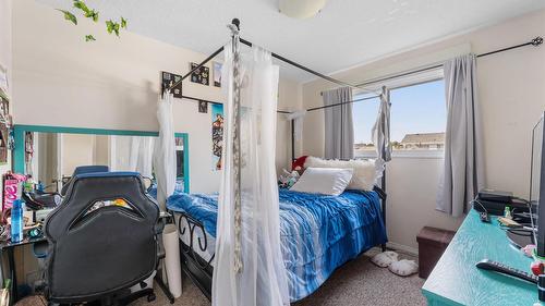 600 - 602 Rutland Road, Kelowna, BC - Indoor Photo Showing Bedroom