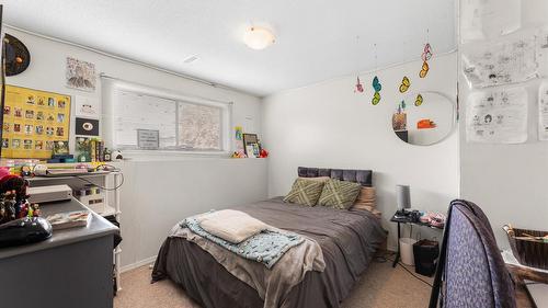 600 - 602 Rutland Road, Kelowna, BC - Indoor Photo Showing Bedroom