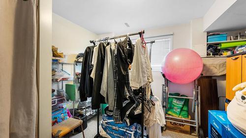 600 - 602 Rutland Road, Kelowna, BC - Indoor With Storage