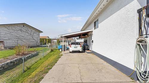 600 - 602 Rutland Road, Kelowna, BC - Outdoor With Exterior