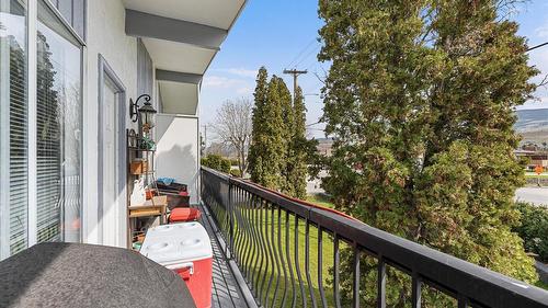 600 - 602 Rutland Road, Kelowna, BC - Outdoor With Exterior