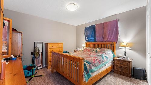 600 - 602 Rutland Road, Kelowna, BC - Indoor Photo Showing Bedroom