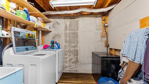 600 - 602 Rutland Road, Kelowna, BC - Indoor Photo Showing Laundry Room