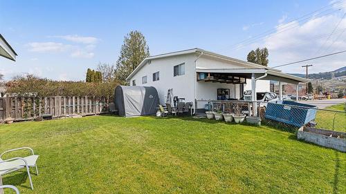 600 - 602 Rutland Road, Kelowna, BC - Outdoor With Deck Patio Veranda