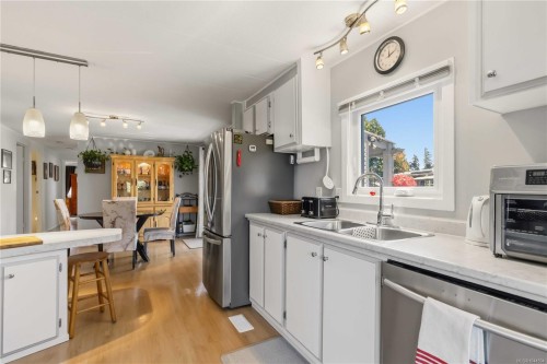 #6-158 Cooper Rd, View Royal, BC 